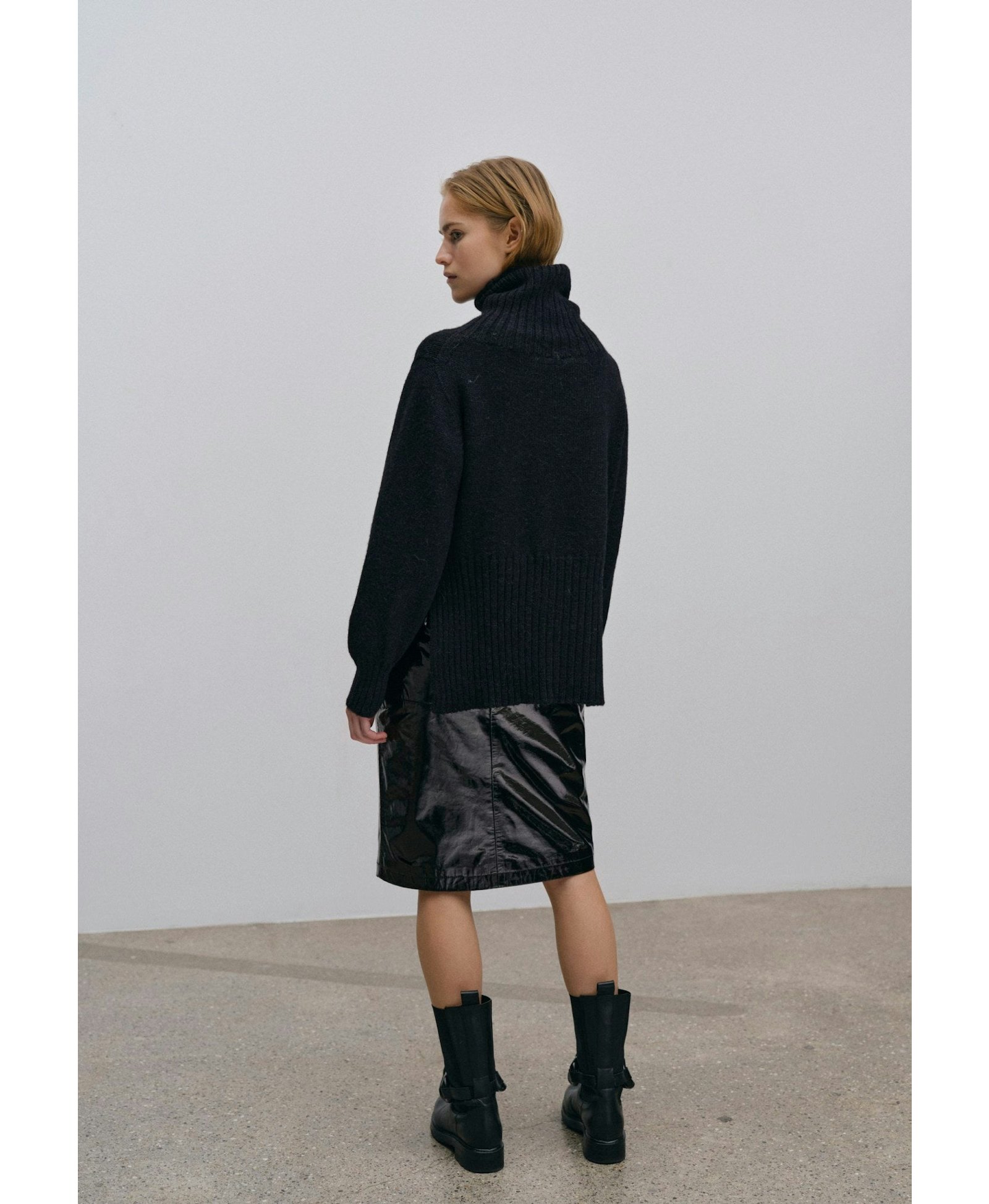Jojo Knit Turtleneck - Black made by HERSKIND