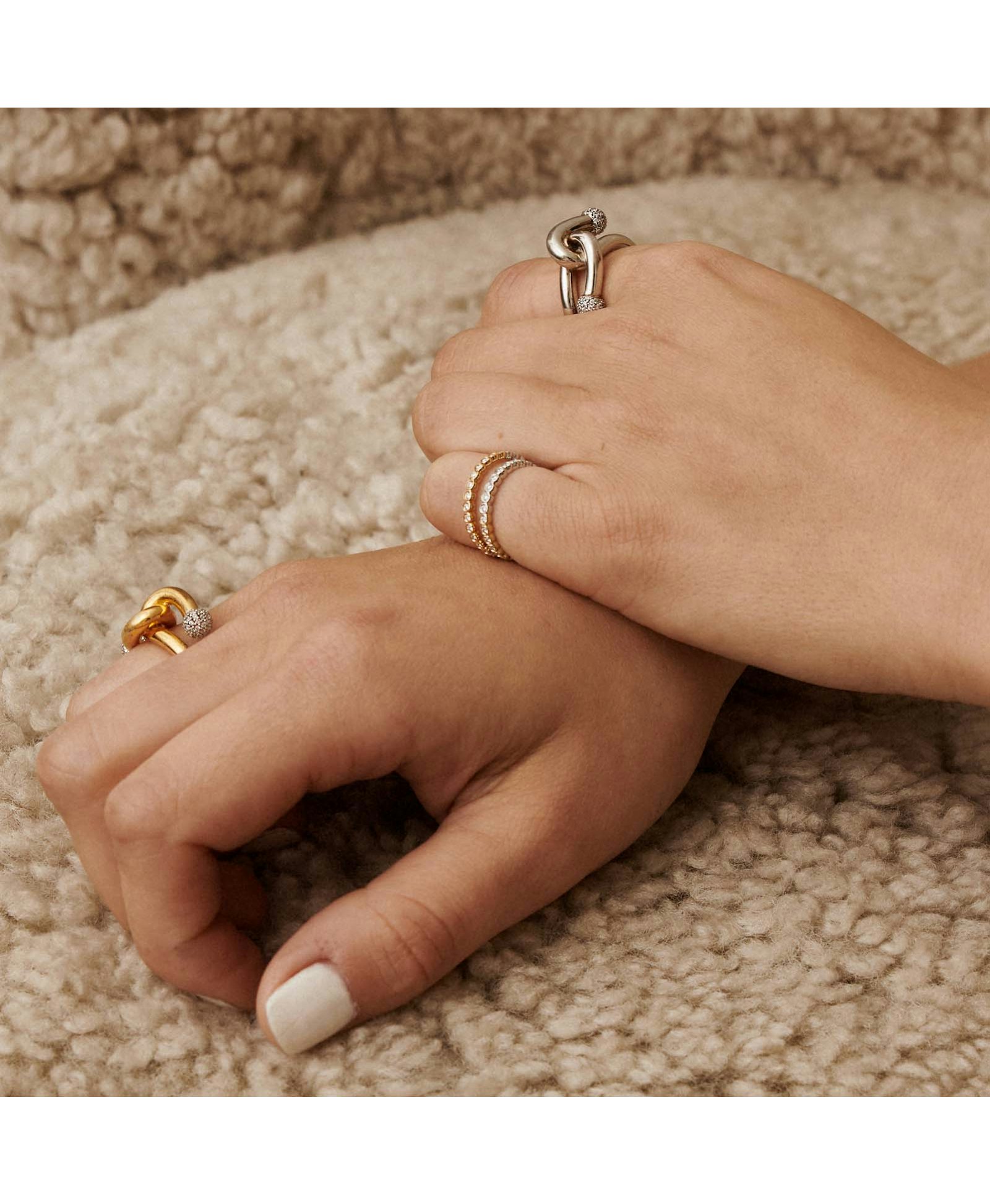 HERA RING - WHITE DIAMONDS & WHITE/YELLOW GOLD made by ENNUI