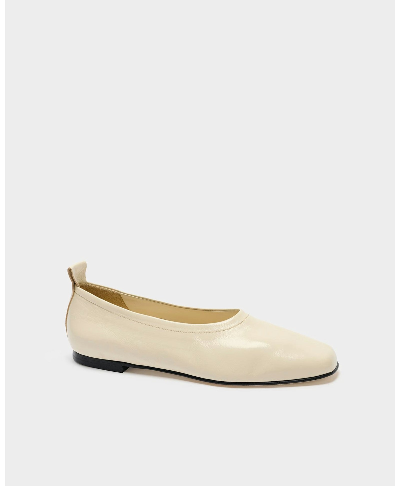 The Foundation Flat - Cream Patent made by ESSEN