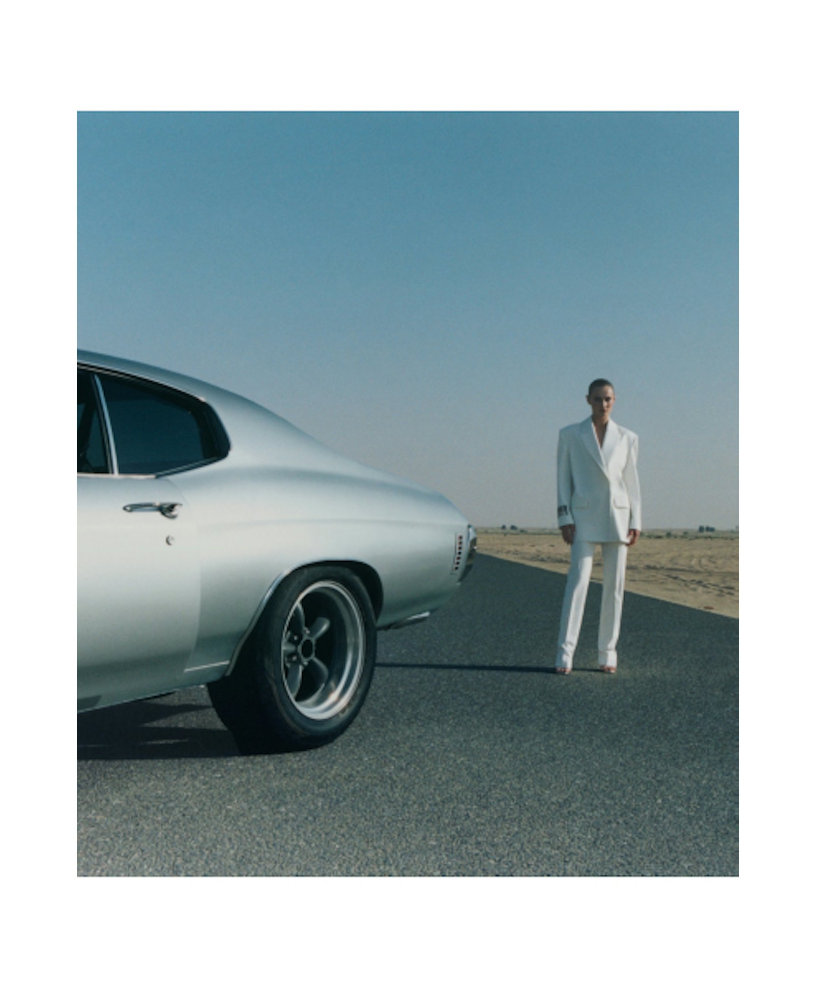 TAILORED SLIM TROUSERS made by NUÉ