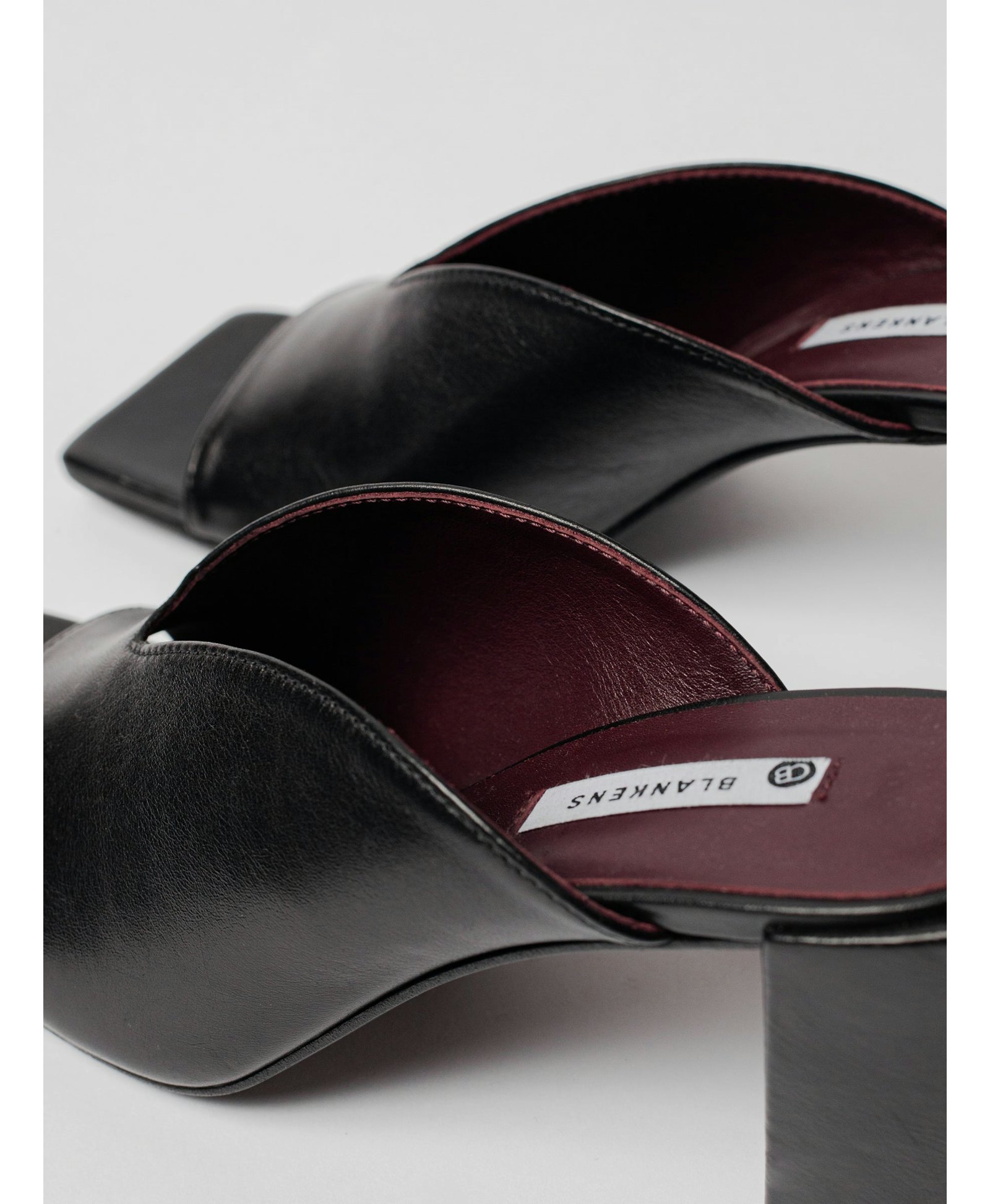 THE NOOSHI BLACK made by Blankens