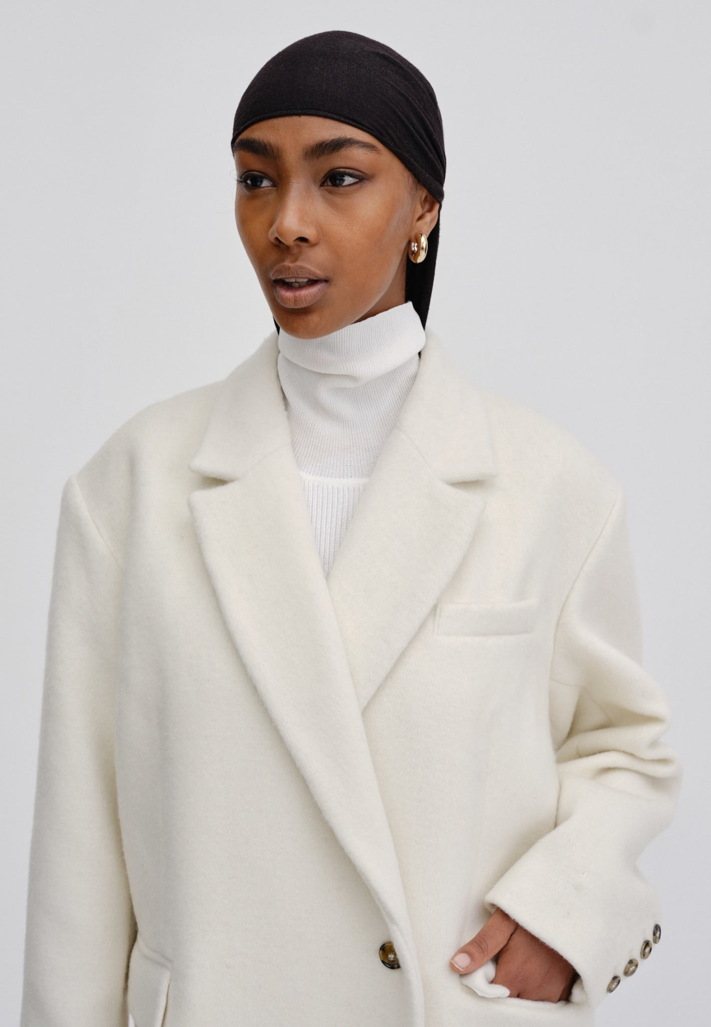 Shop Wanda Coat Gardenia from HERSKIND at Seezona Seezona