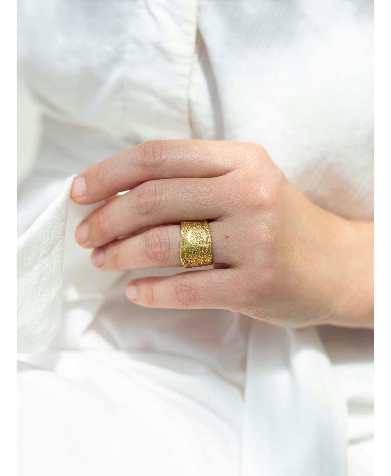 Archaic Ring Gold in Gold made by Eva Remenyi