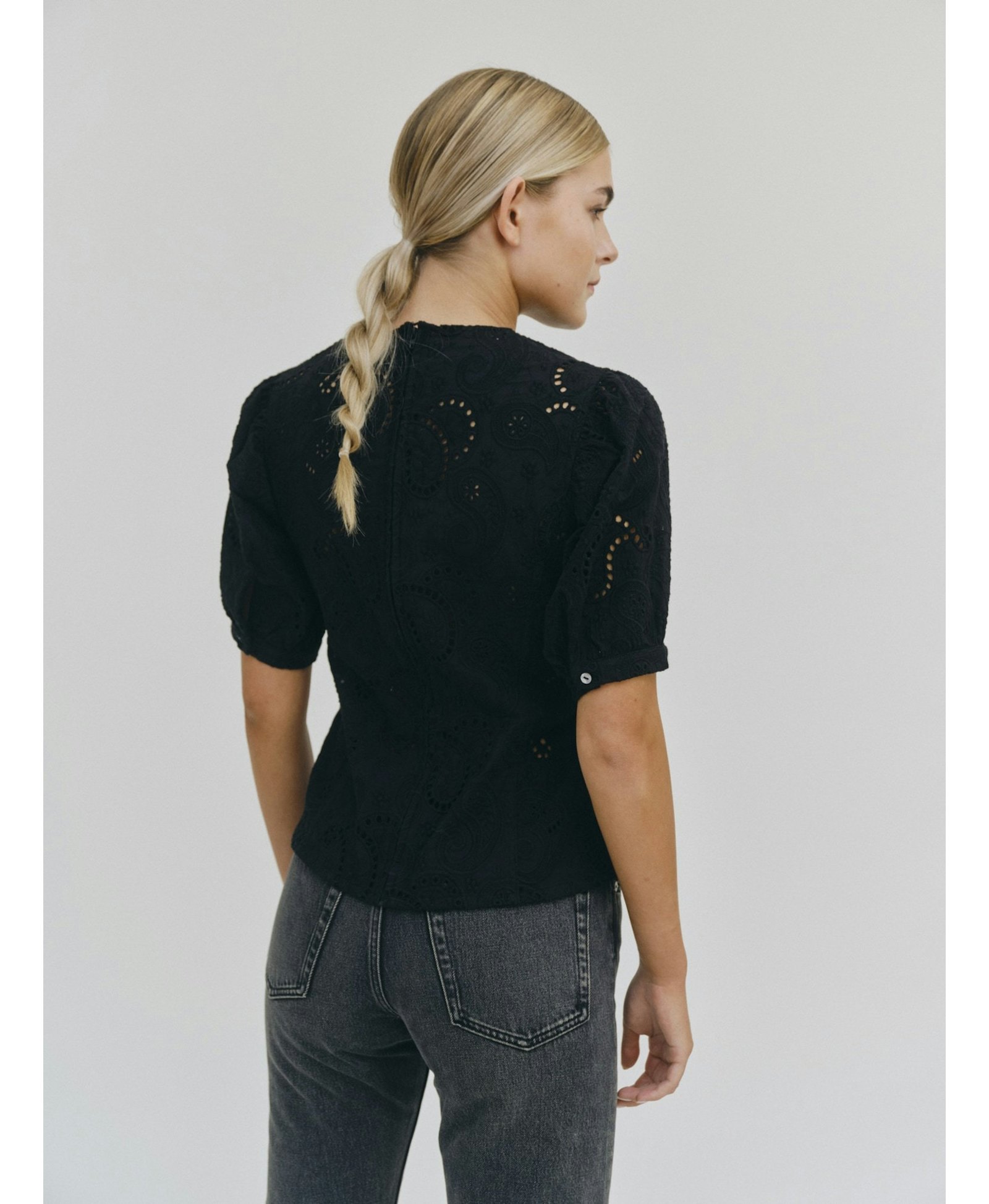 Ida Blouse - Black made by HERSKIND