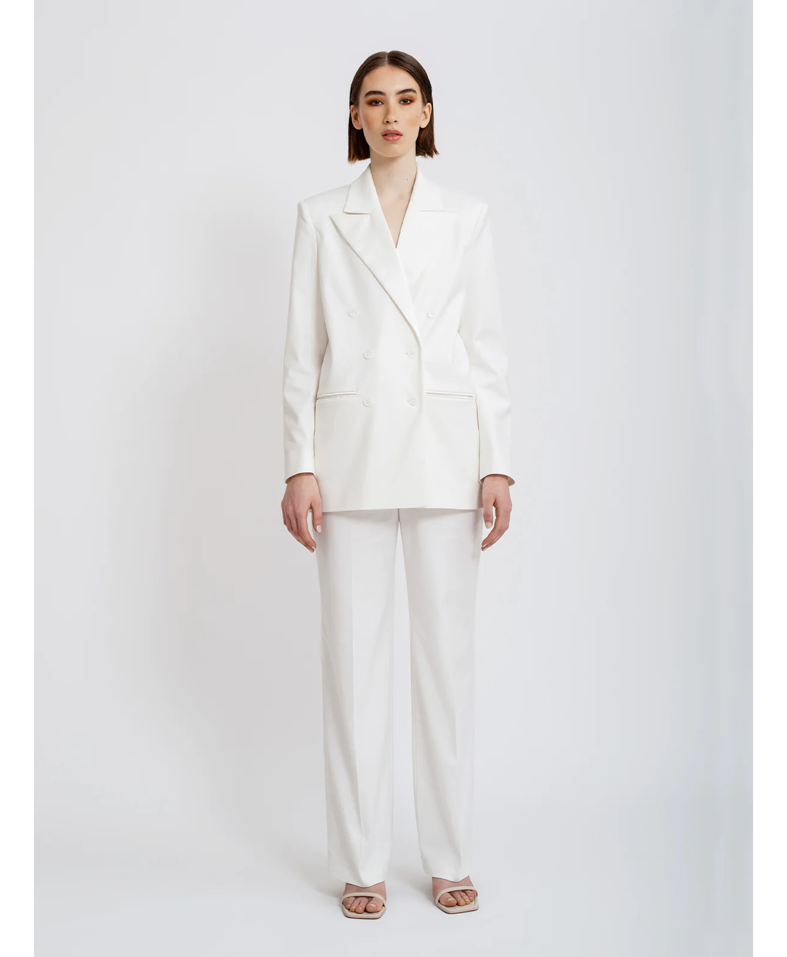Hannah Blazer in White made by AÉRYNE