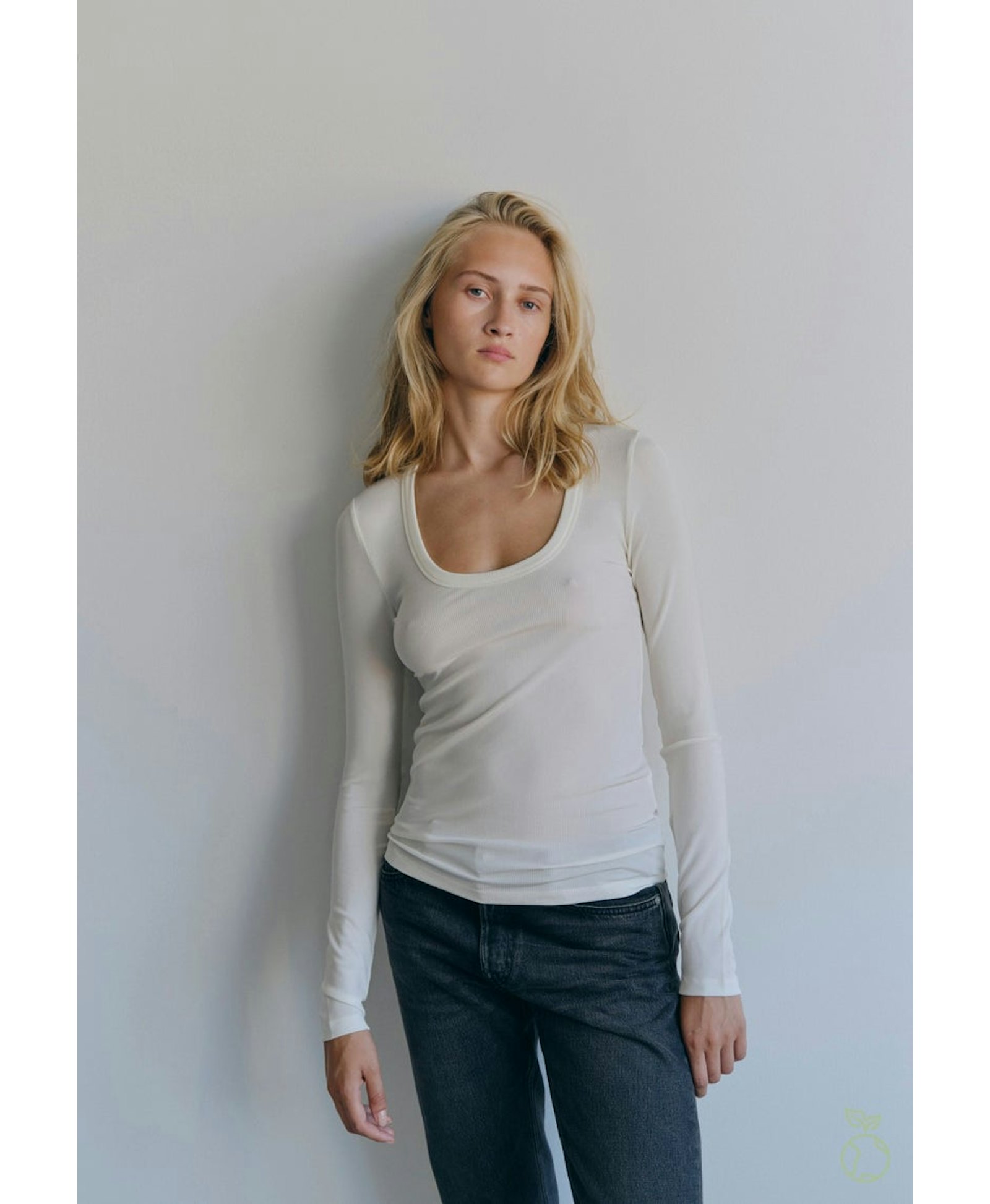 Indy T-Shirt l/s - White made by HERSKIND