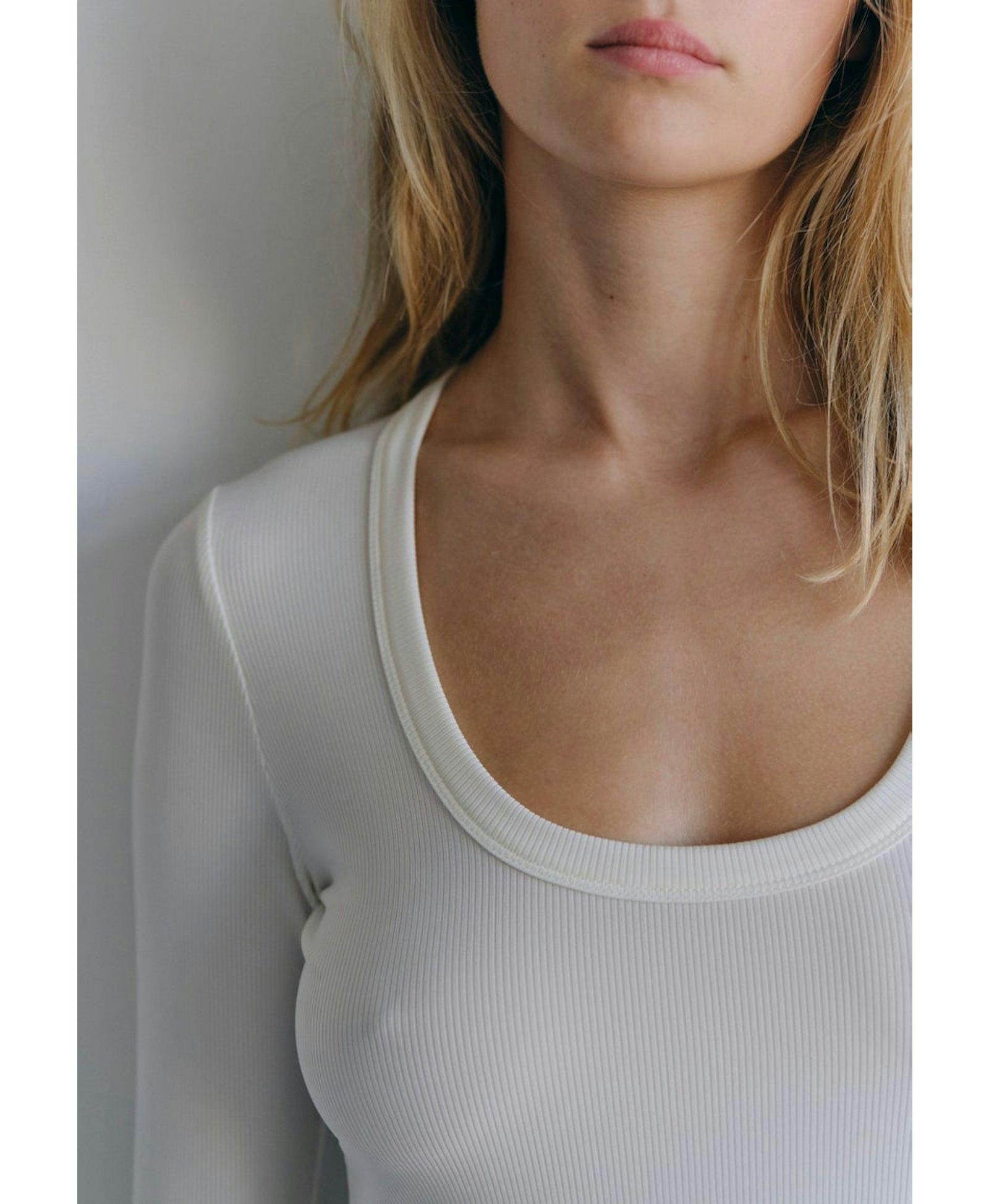 Indy T-Shirt l/s - White made by HERSKIND