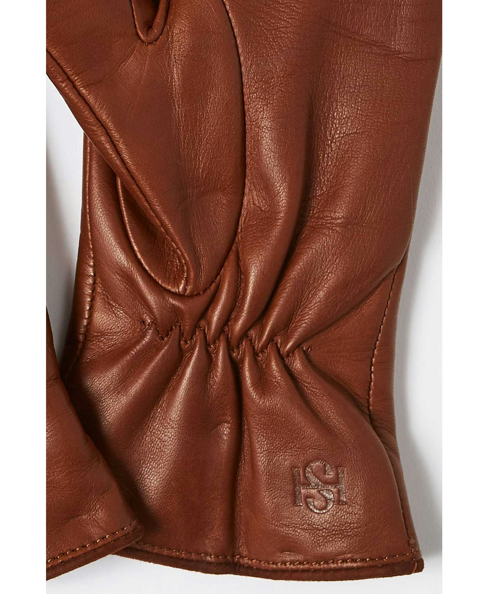 Essentials Saddle Brown made by Handsome Stockholm