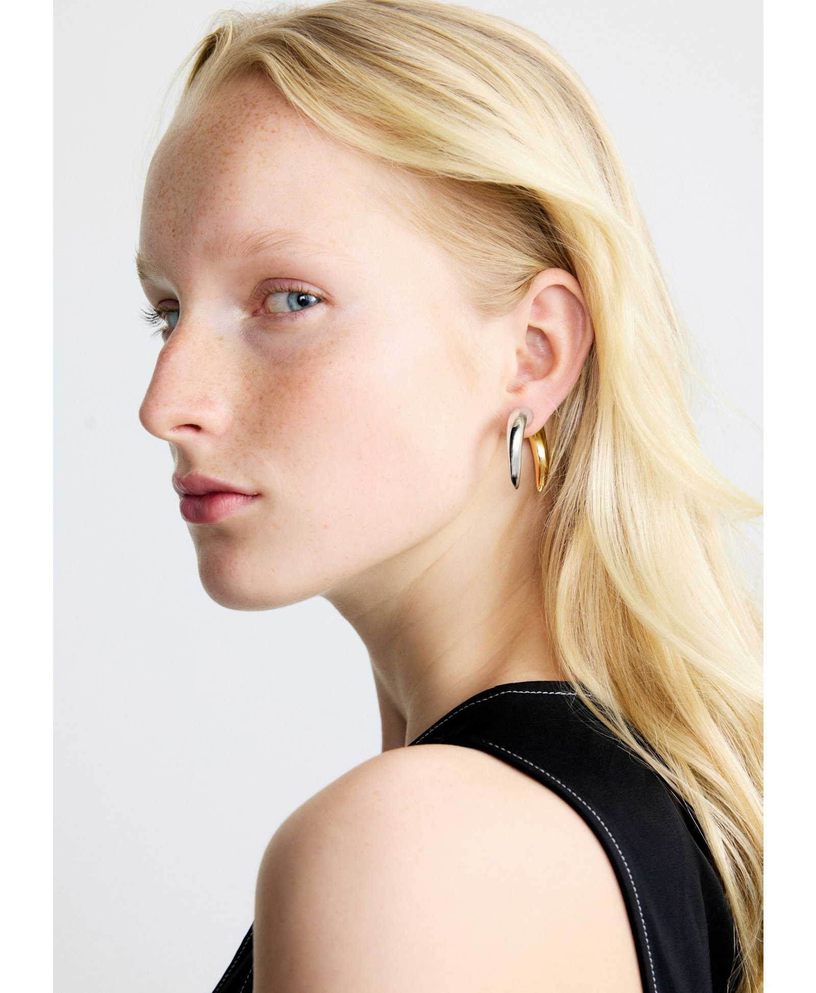 Crescent earring-Gold/Silver - Single made by POEM Objects