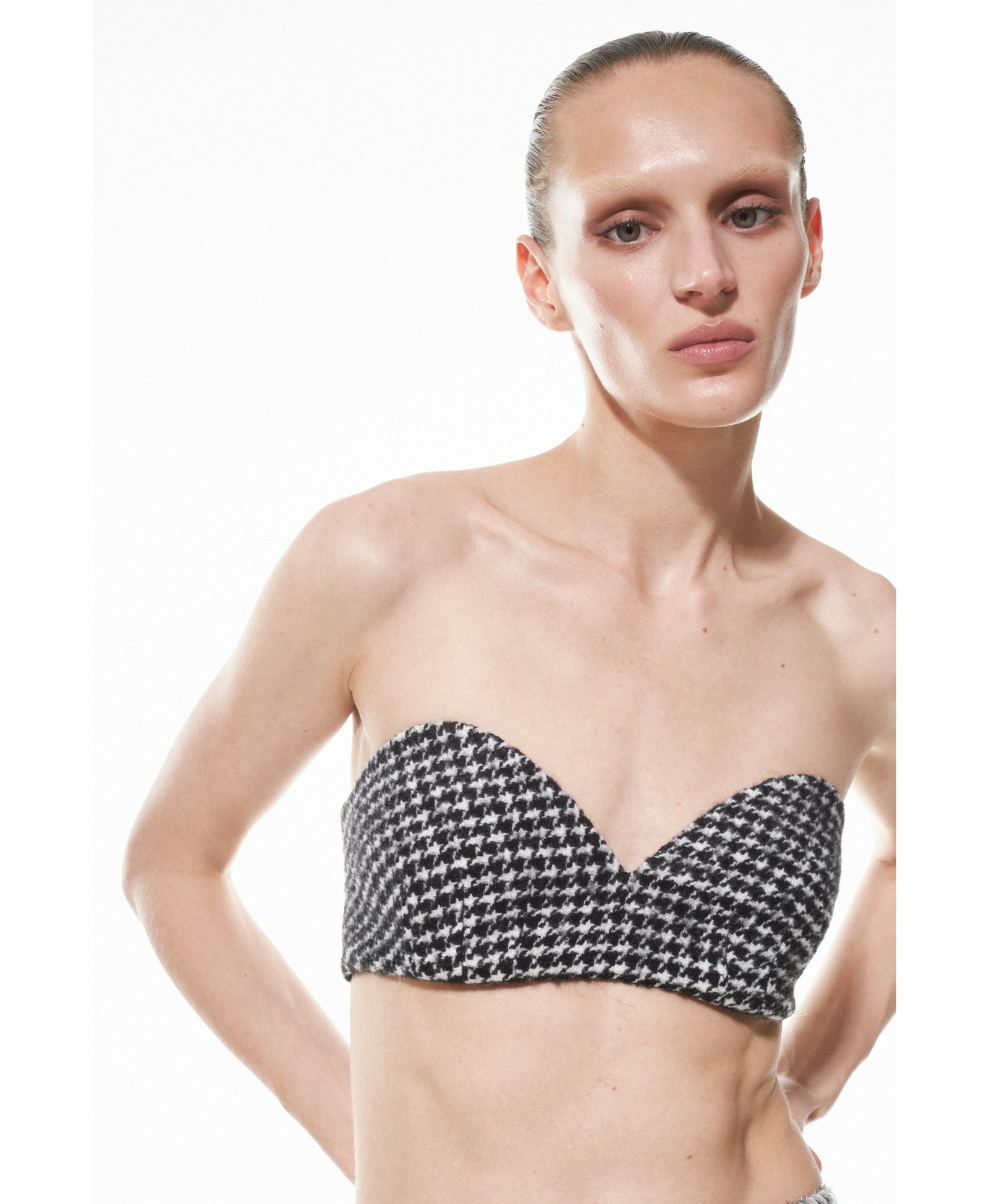 HOUNDSTOOTH BRALETTE in Black made by NUÉ