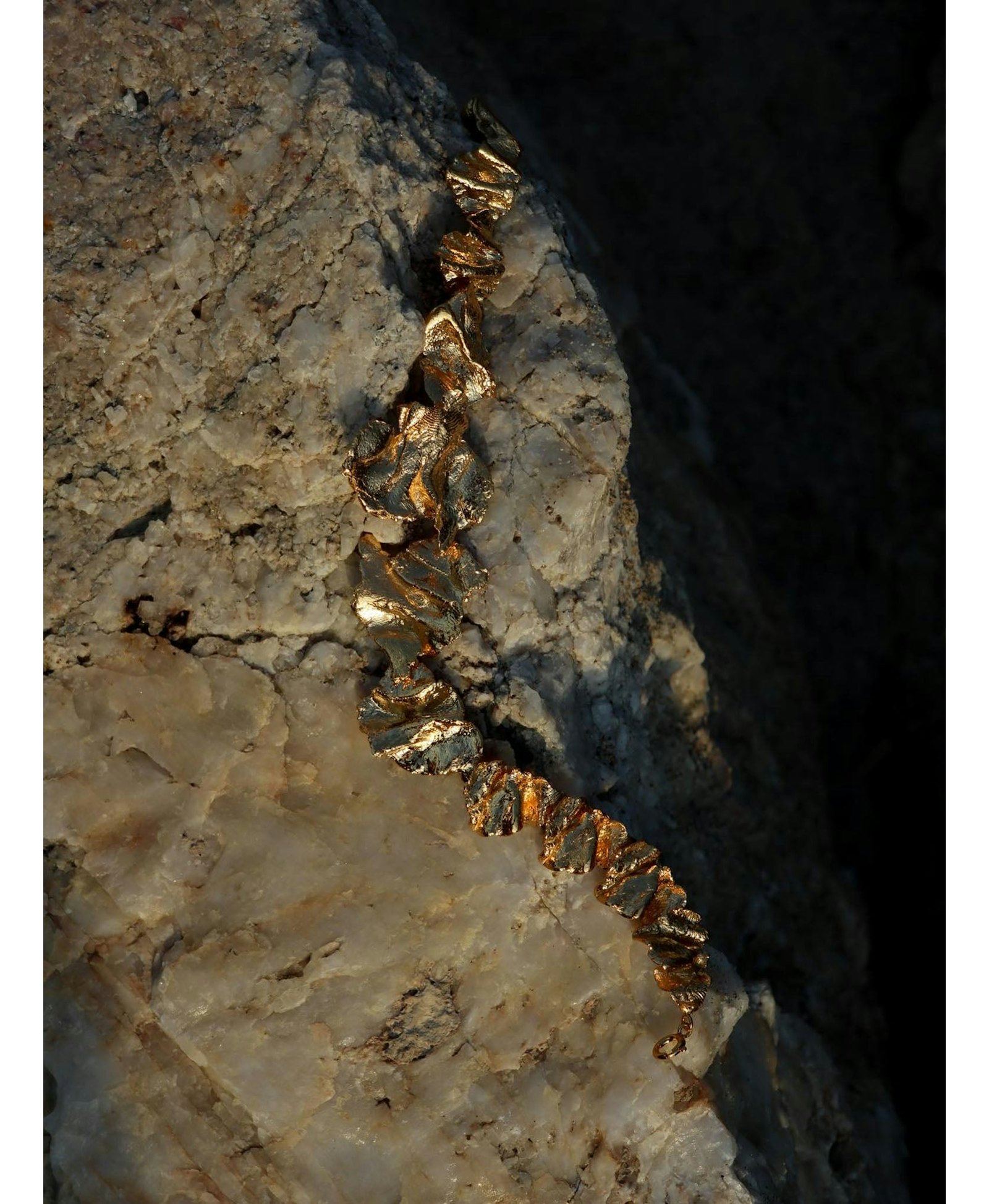 Artemis Choker Gold in Gold made by Eva Remenyi