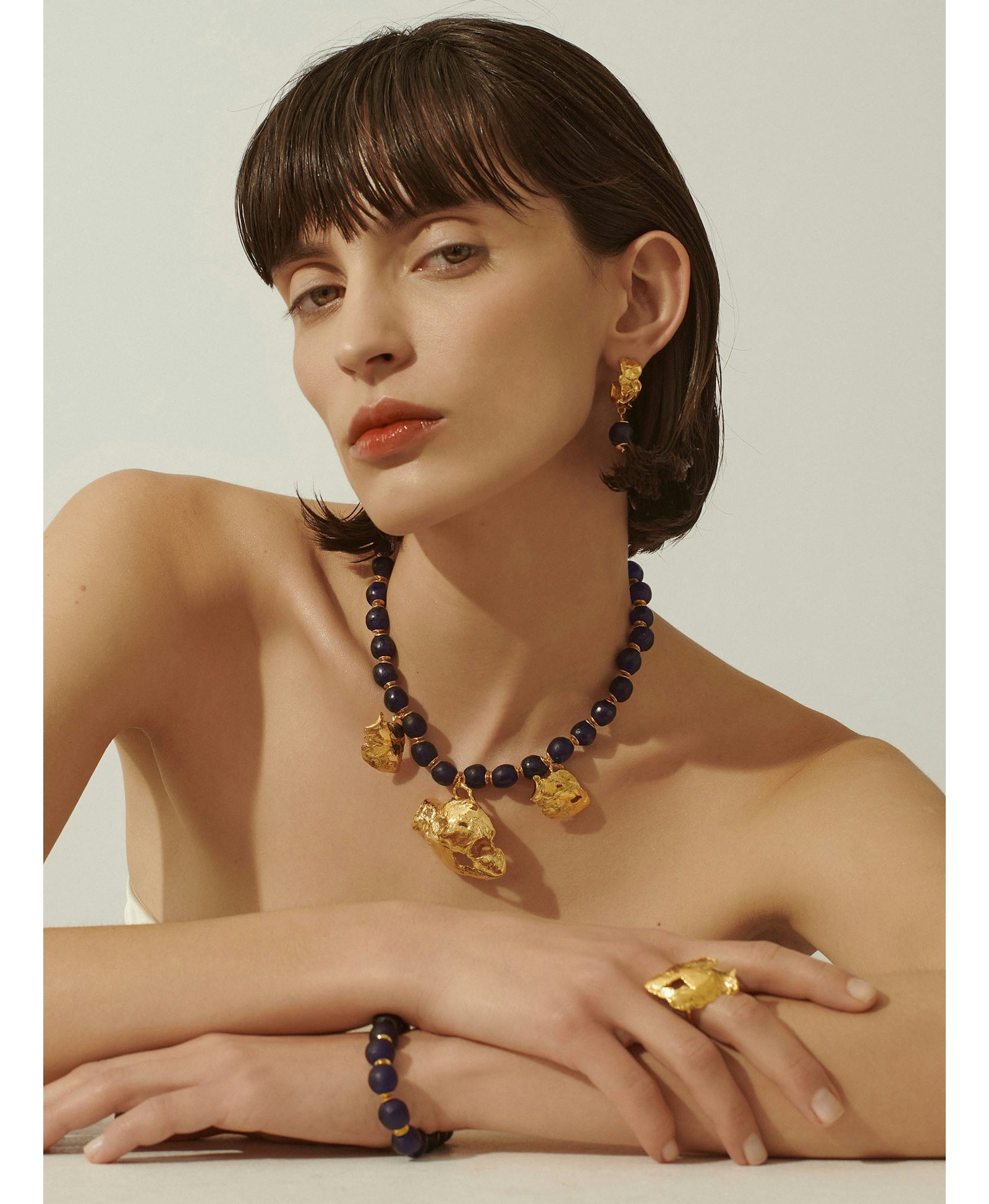 Vacation Deep Blue Necklace in Gold made by Eva Remenyi