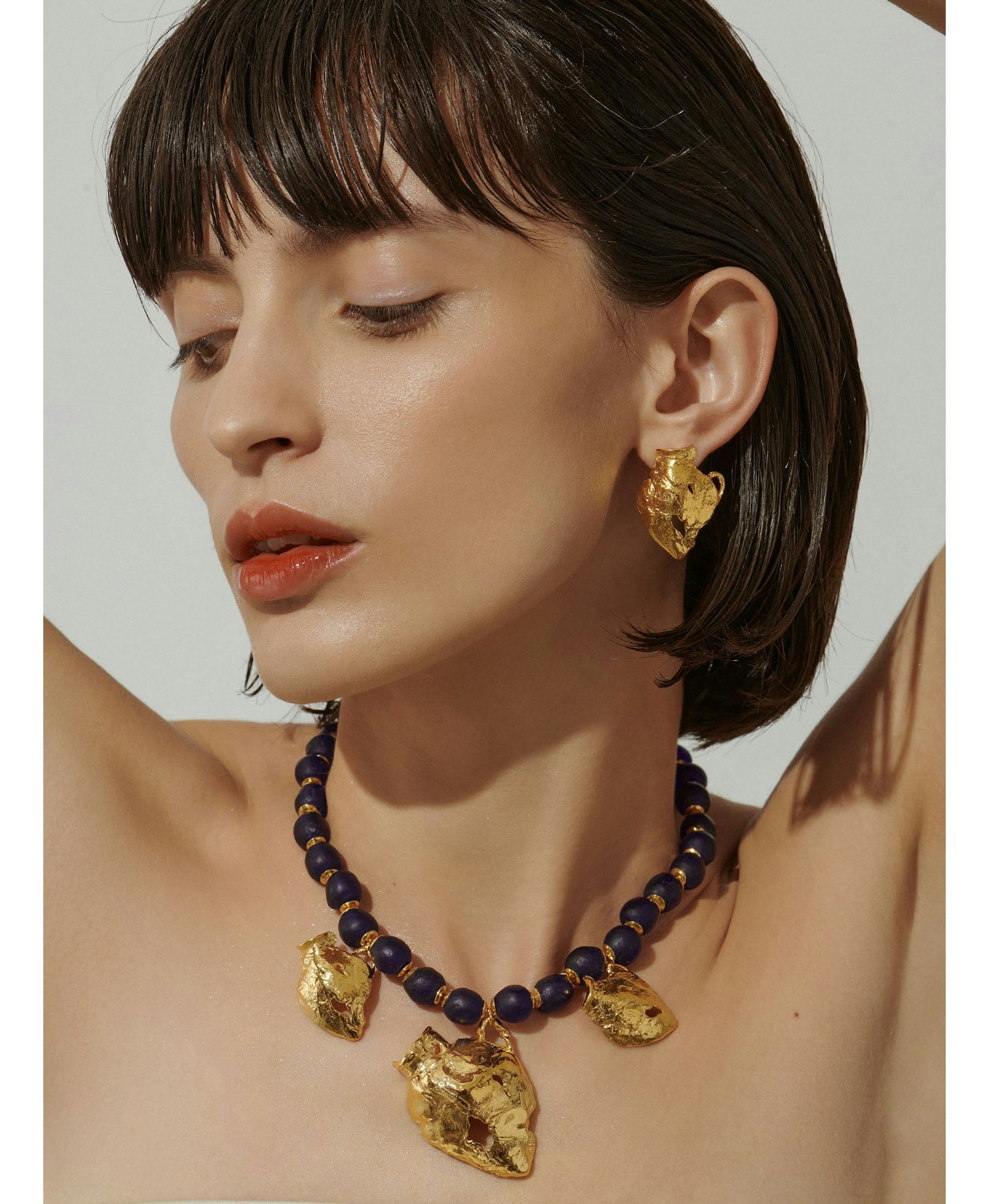 Vacation Deep Blue Necklace in Gold made by Eva Remenyi