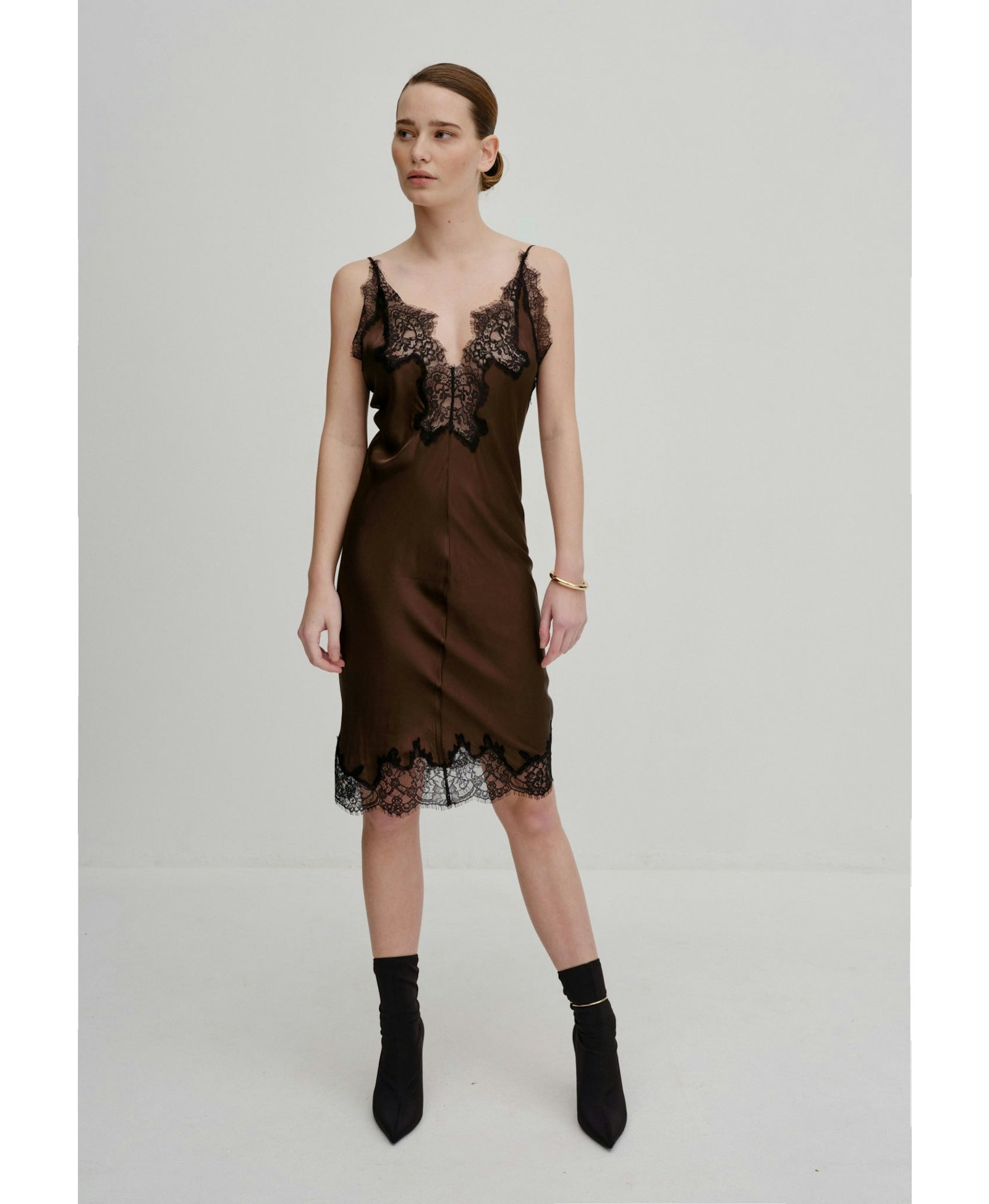Abbie Dress - Dark Chocolate in Brown made by HERSKIND