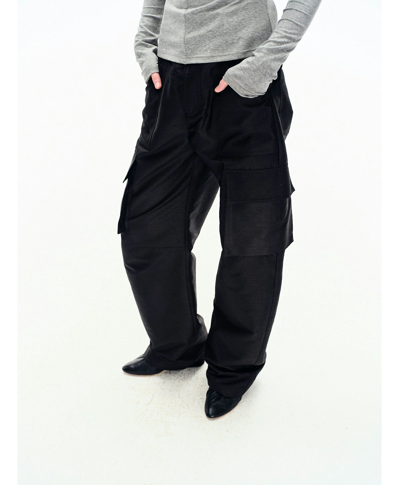 BLACK SATIN-FINISH CARGO TROUSERS made by YIBRI