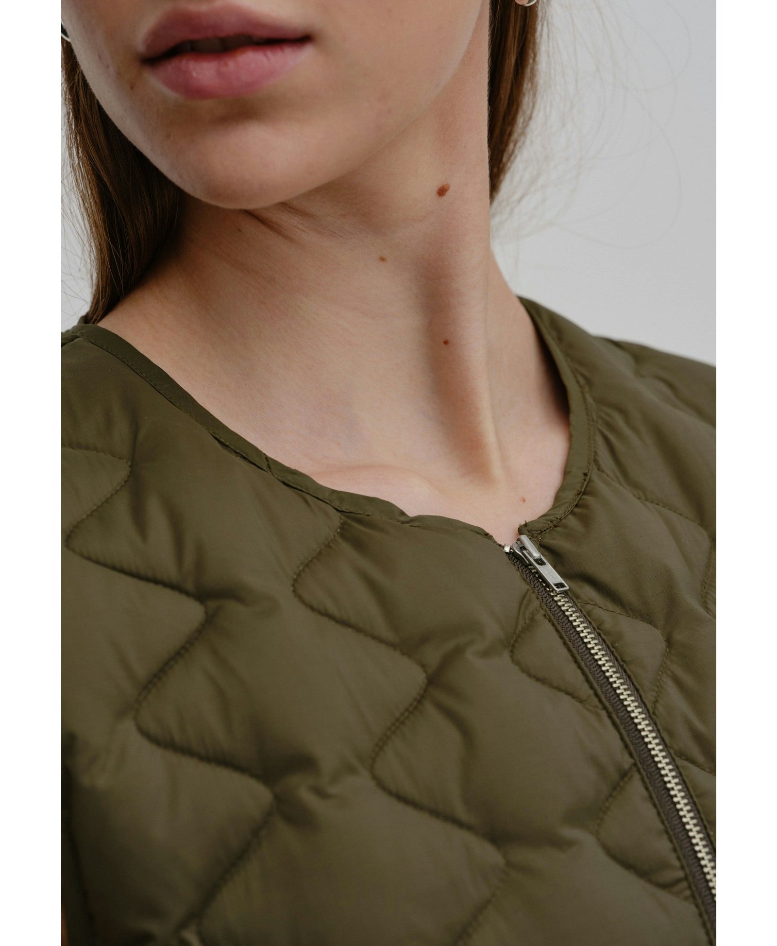 Alle Vest - Khaki made by HERSKIND