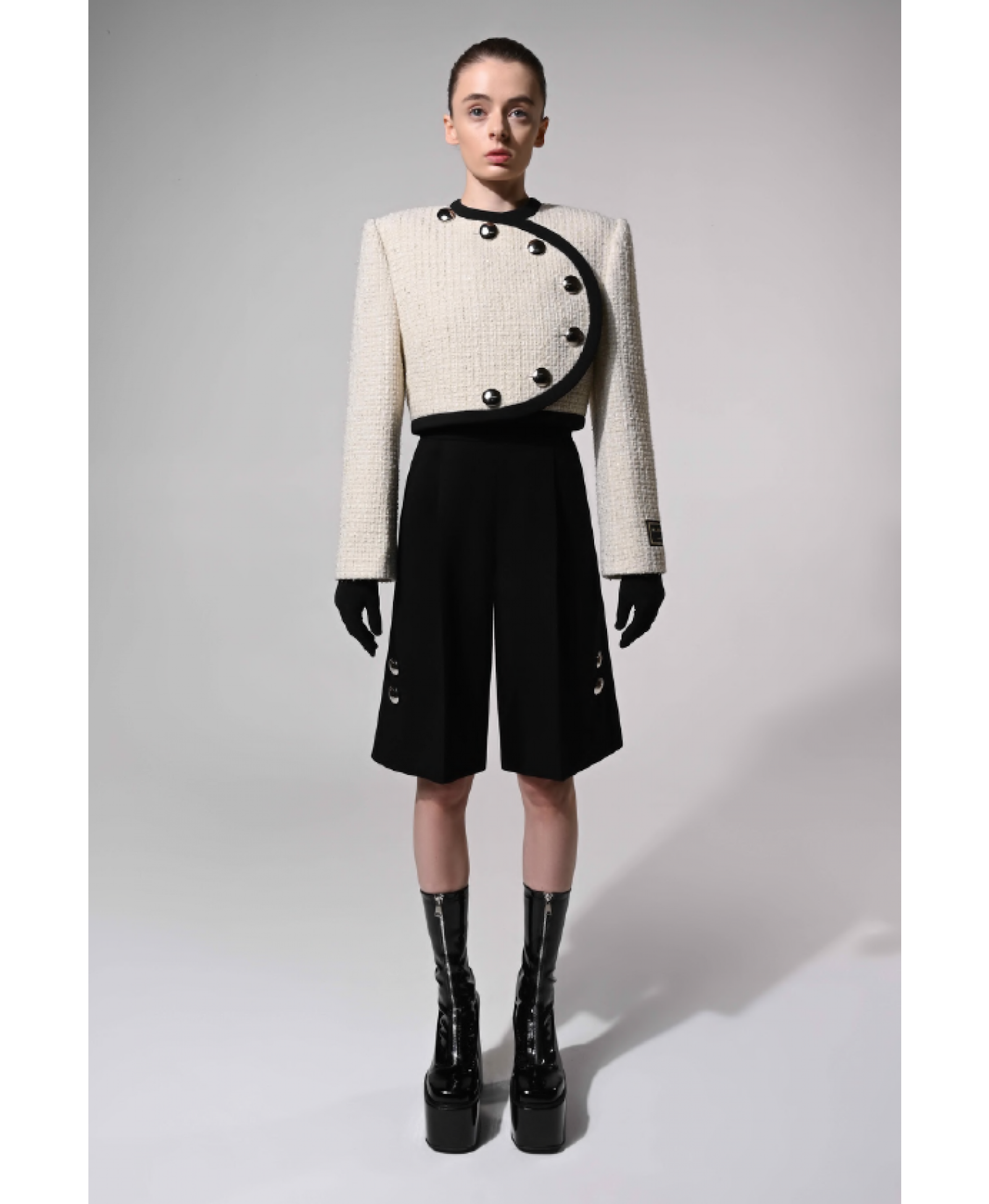 KNEE-LENGTH SHORTS made by KEBURIA