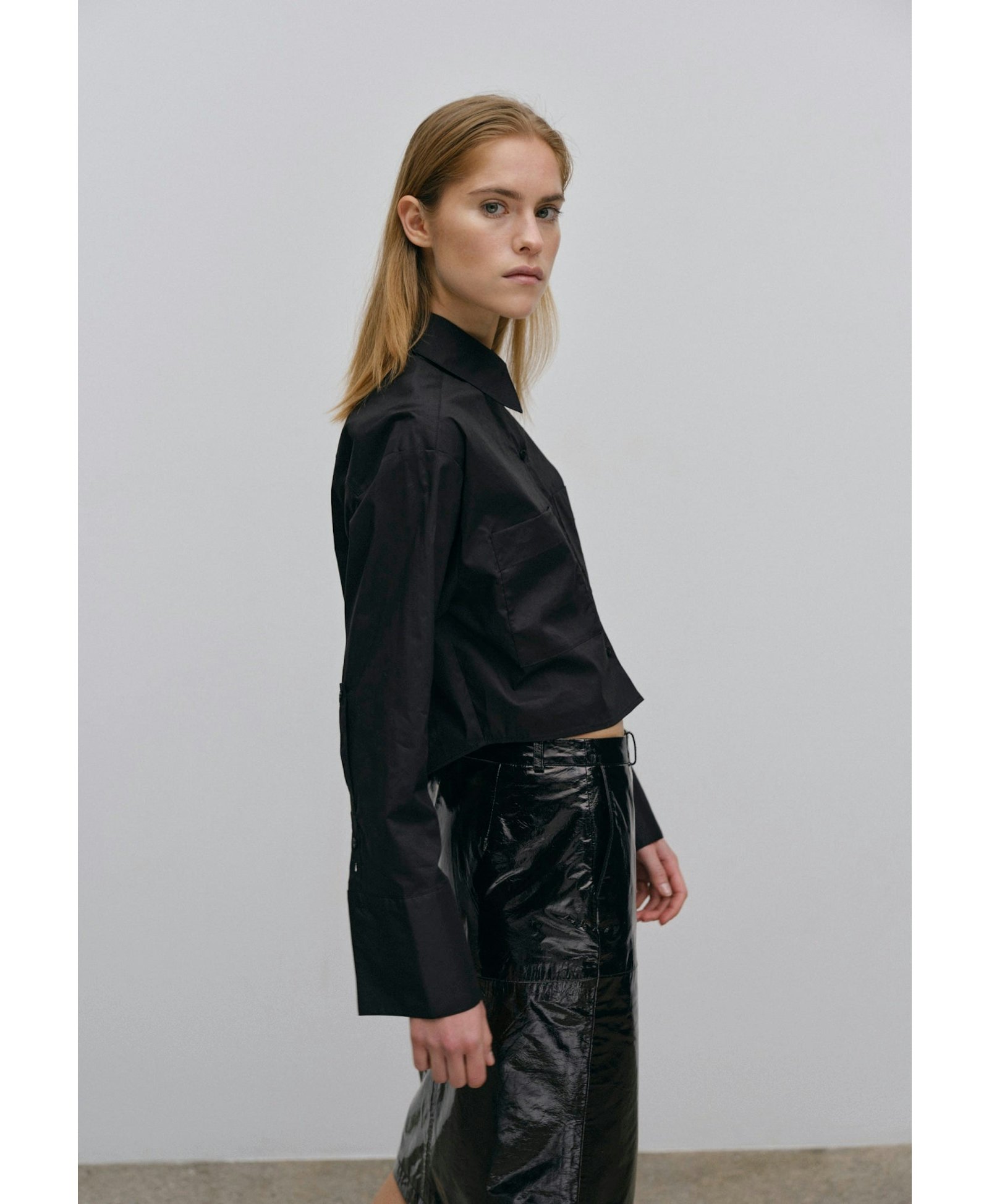 Samuel Shirt - Black made by HERSKIND