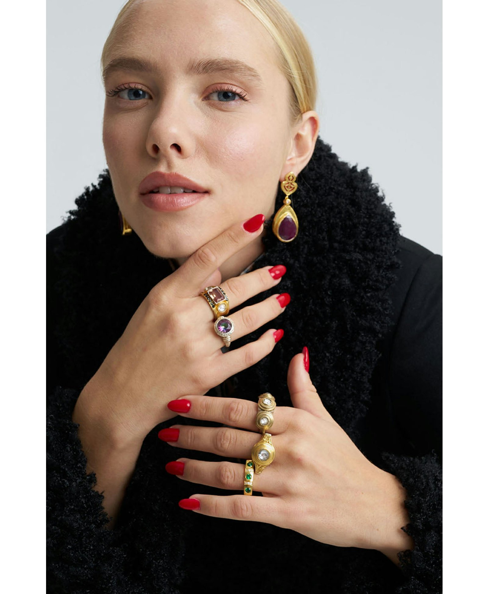 Sapphire Gold Ring made by Lora Istanbul