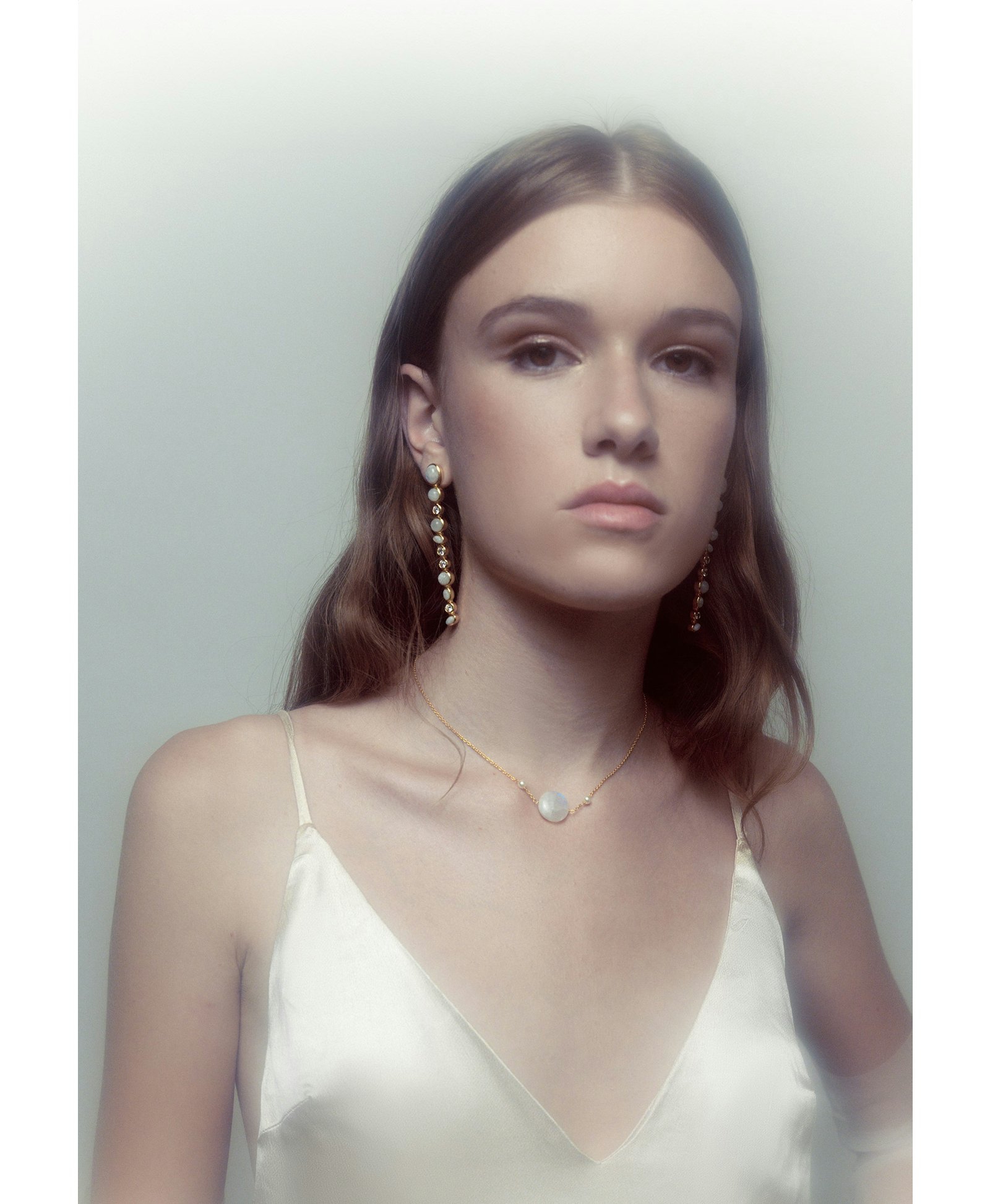 Pendientes Ayla Piedraluna made by Lavani Jewels