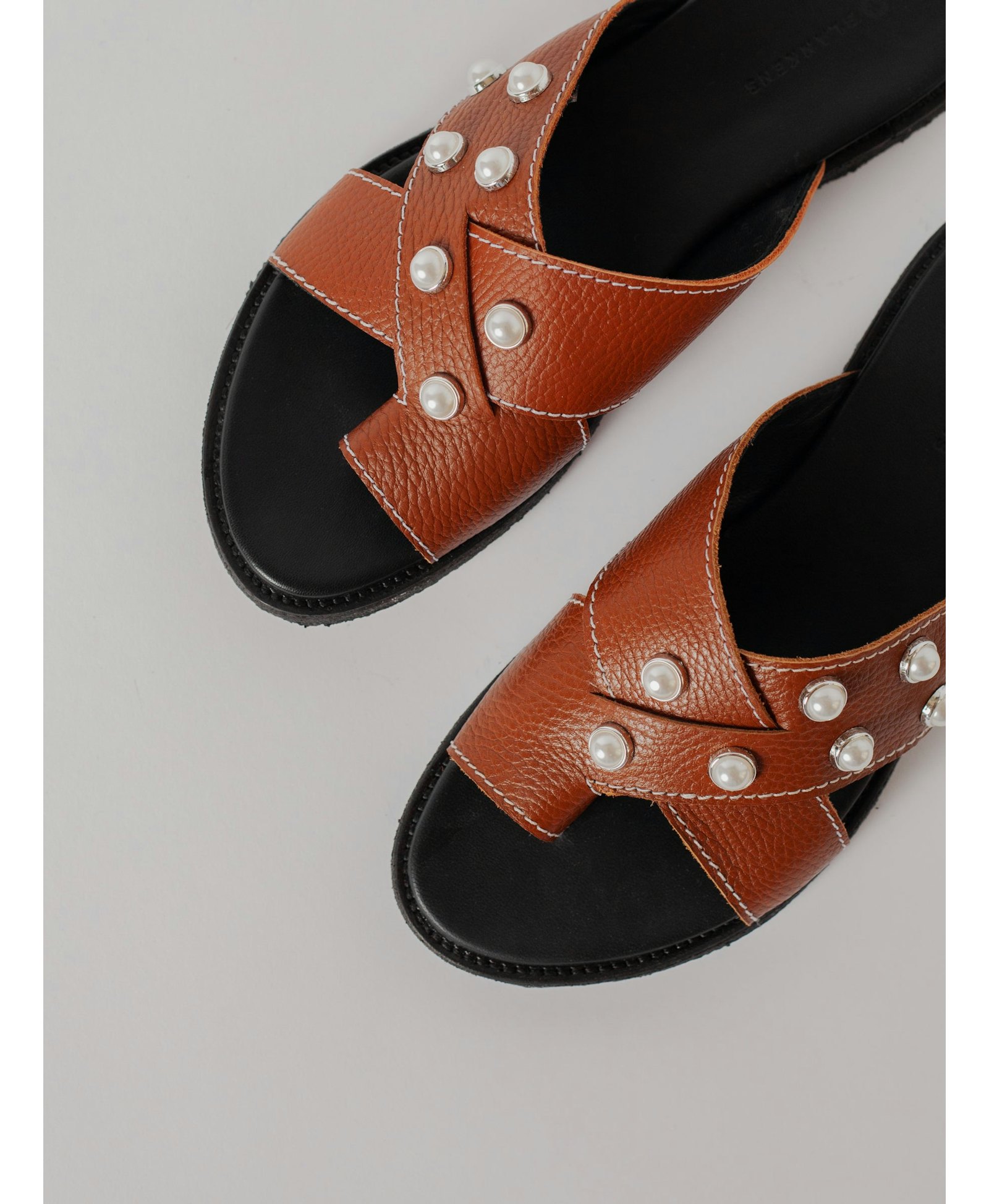 THE METTE BROWN ECO LEATHER WITH PEARLS made by Blankens