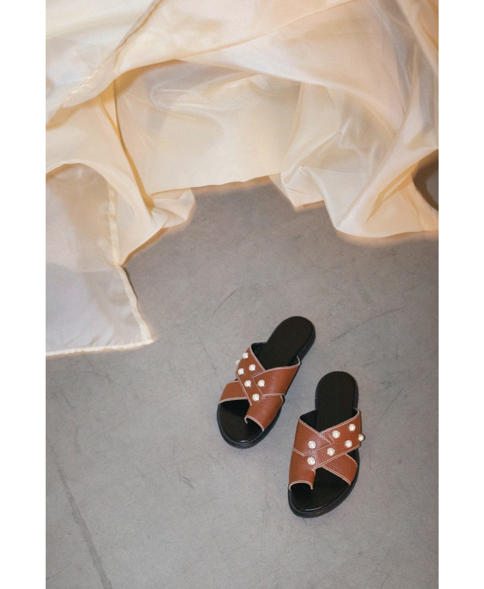 THE METTE BROWN ECO LEATHER WITH PEARLS made by Blankens