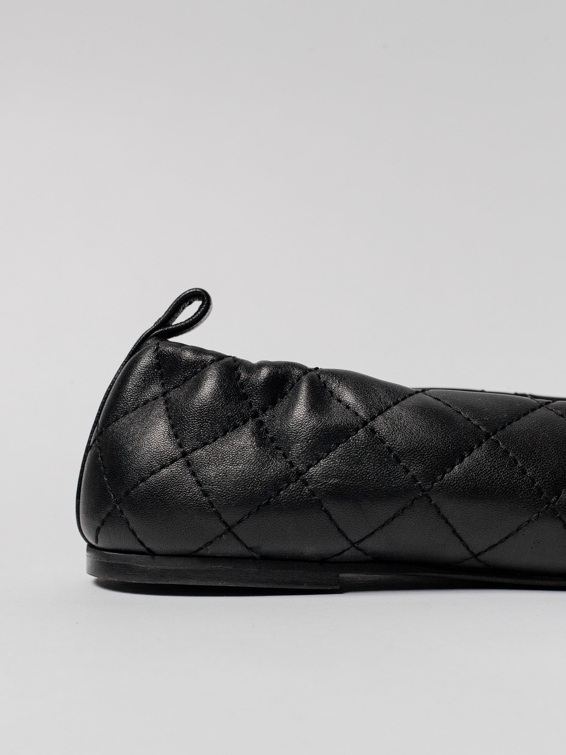 Shop Blankens The Leah Quilted Black