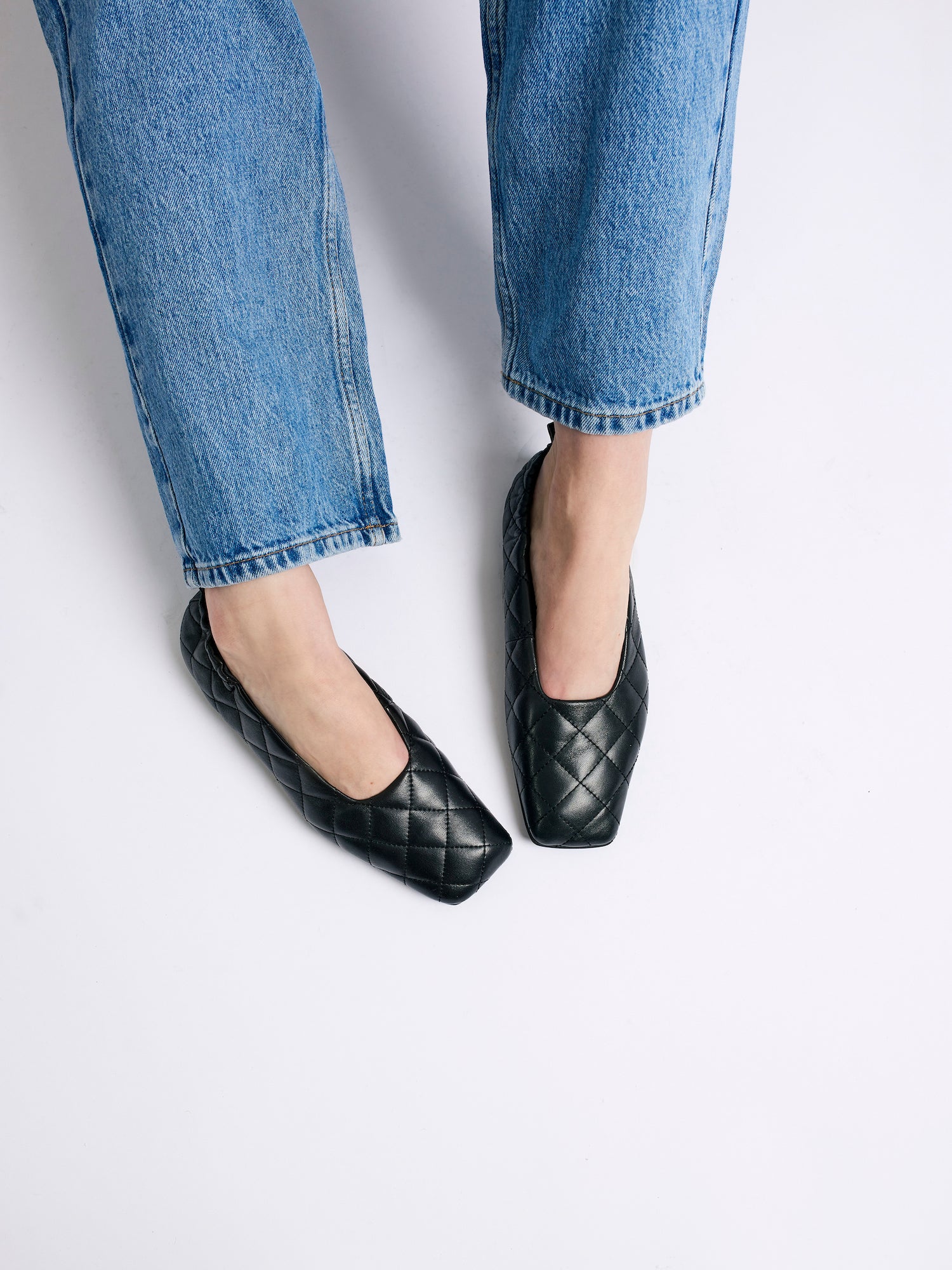 Shop Blankens The Leah Quilted Black